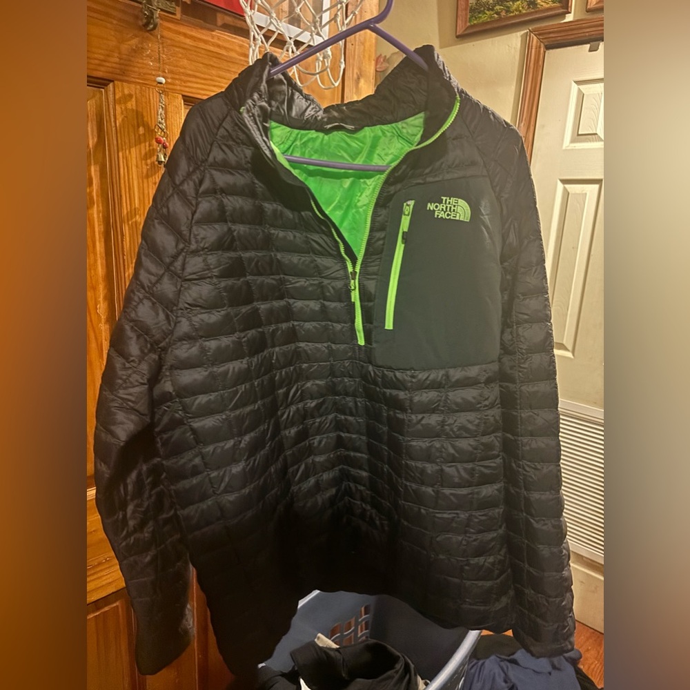 North face lightweight pull over
